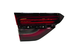 Фонарь задний левый Geely Coolray SX11 (на крышке багажника) 7057016000 Фонарь задний левый Geely Coolray SX11 (на крышке багажника) 7057016000