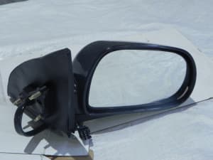 Зеркало правое в сборе Geely Emgrand EC7 (hatchb)/ Emgrand EC7 (sedan) (уценка) 1067001018*