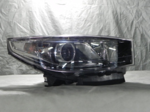 Фара правая Chery Tiggo 3 (уценка) T113772020CA*