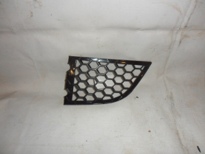 Решетка бампера левая Chery Bonus A132803535